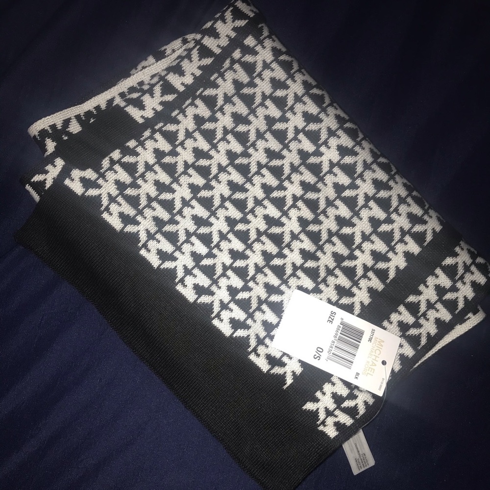 Michael Kors scarf